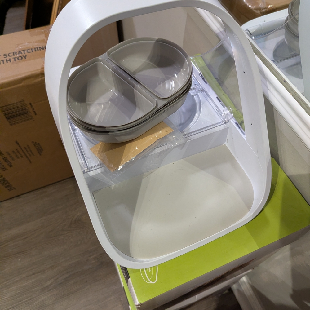 Microchip Pet Feeder - White - Picture 2 of 5